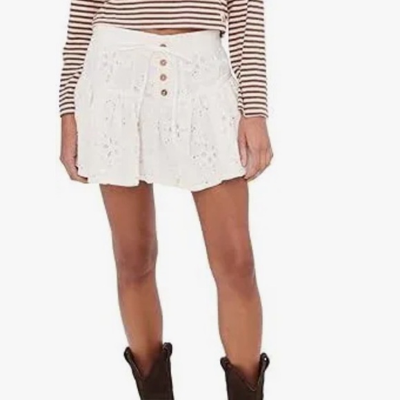 FREE PEOPLE Roselle Eyelet Womens Mini Skirt. Size Small. New With Tags. - Picture 10 of 13